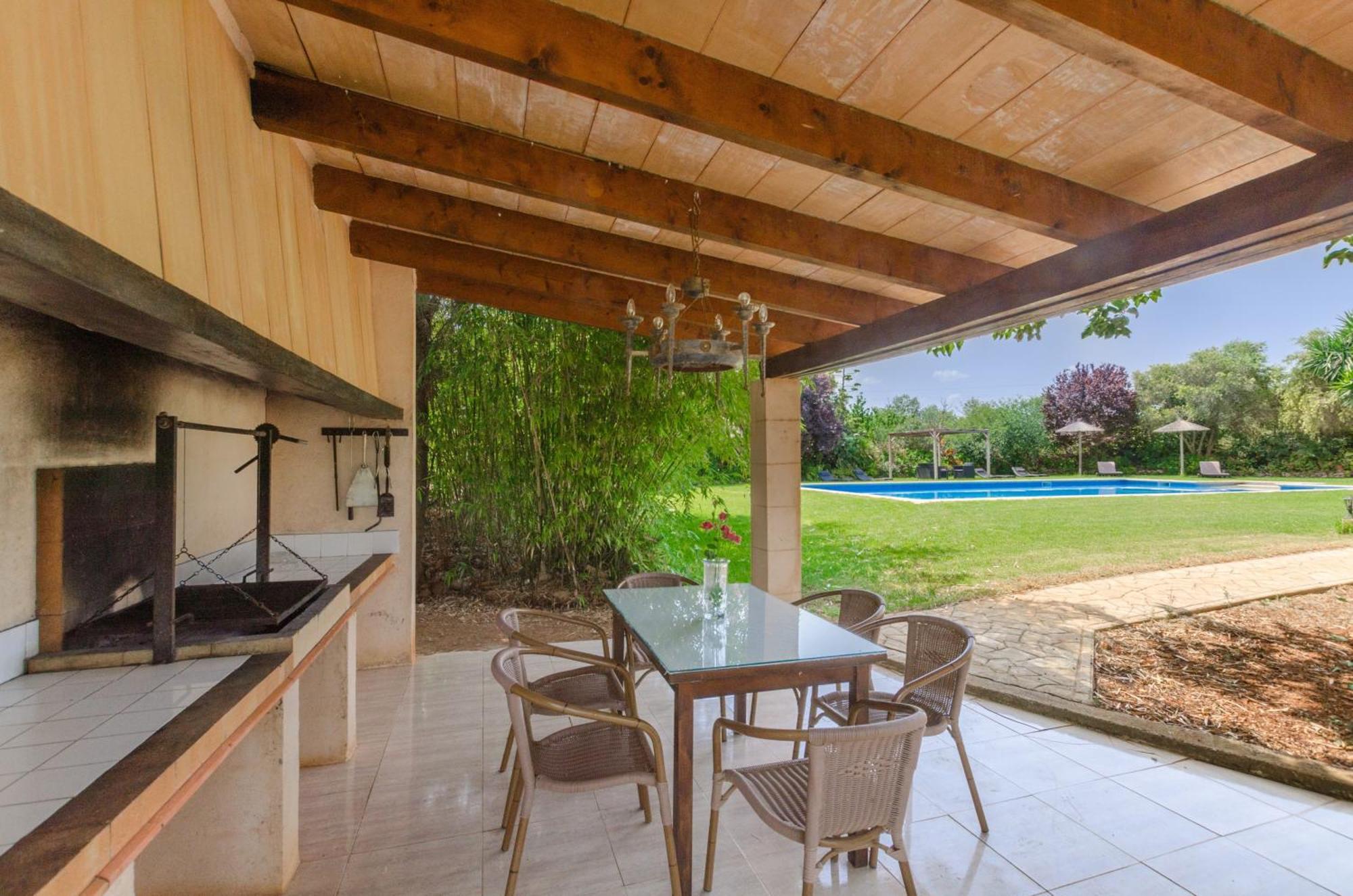 Can Berguins Villa